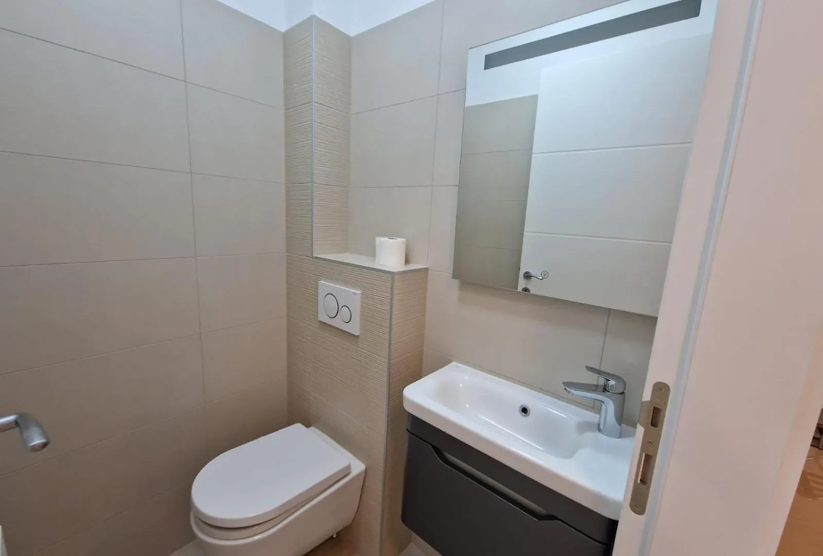 Apartman Hela S Direktnim Pogledom Na More I Zajednickim Bazenom Banjole Croacia