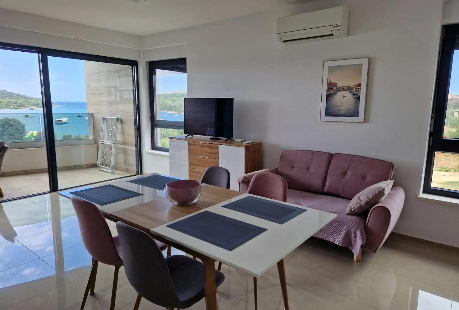 Apartman Hela S Direktnim Pogledom Na More I Zajednickim Bazenom Banjole